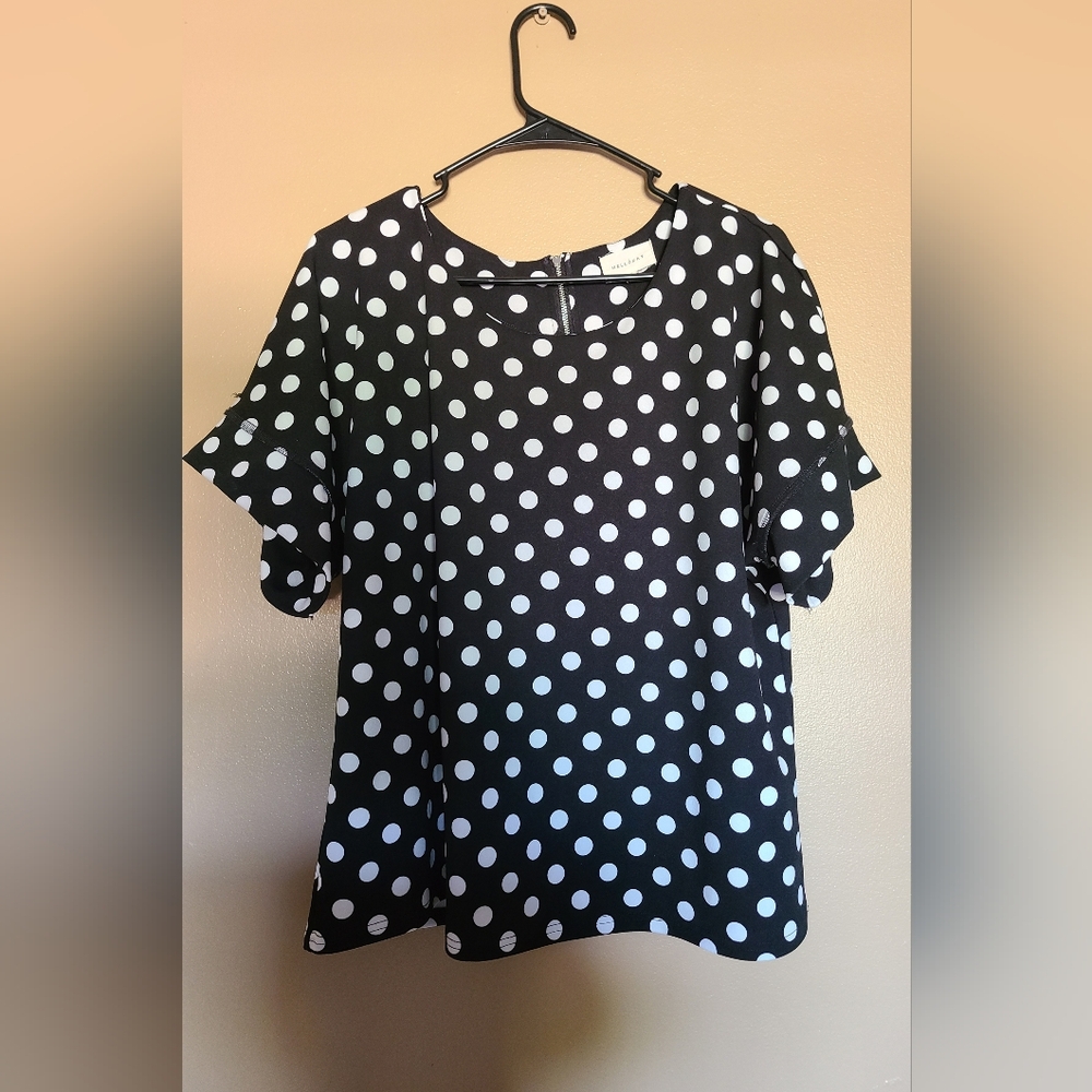 Melloday Black and White Polka Dot Top with Contrast Stitching Womens Size Large